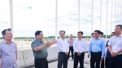 Thủ tướng Phạm Minh Chính khảo sát các dự án hạ tầng tại thành phố Huế
