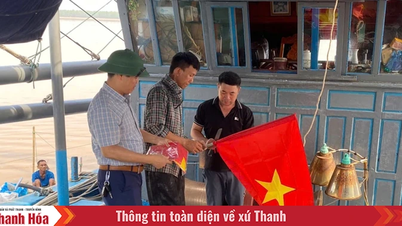 Quốc kỳ giữa biển khơi