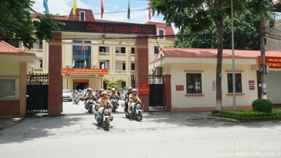 Cảnh sát giao thông ra quân đợt cao điểm tổng kiểm soát phương tiện kinh doanh vận tải