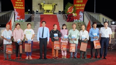 Gần 500 đoàn viên, thanh niên tham gia thắp nến tri ân