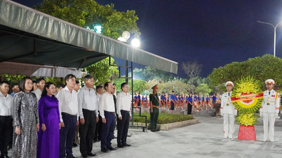 Lễ dâng hương, thắp nến tri ân tại Nghĩa trang liệt sĩ Ba Dốc