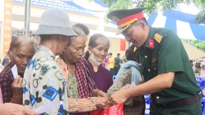 Phiên chợ nghĩa tình, gieo yêu thương nơi vùng sâu