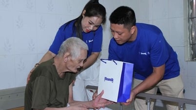 Vinamilk tri ân thế hệ đi trước bằng nghệ thuật và tình cảm