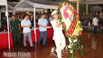 Phường Hoa Lư tổ chức dâng hương, thắp nến tri ân các Anh hùng, liệt sĩ