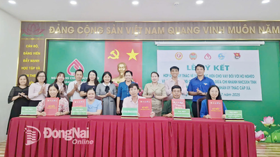 Ký kết hợp đồng thực hiện ủy thác cho vay đối với hộ nghèo và các đối tượng chính sách