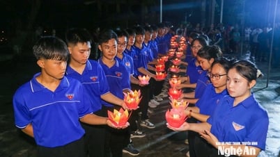 Trang trọng Lễ thắp nến tri ân tại Nghĩa trang Liệt sĩ quốc tế Việt - Lào