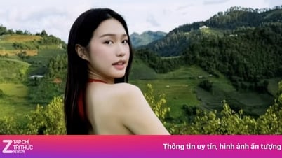 Vợ của Đoàn Văn Hậu gợi cảm với bikini
