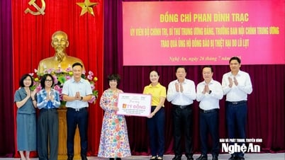 Ngân hàng TMCP Bắc Á - Tập đoàn TH thông qua Quỹ Vì Tầm Vóc Việt trao tặng 4 tỷ đồng hỗ trợ tỉnh Nghệ An khắc phục hậu quả do hoàn lưu bão số 3
