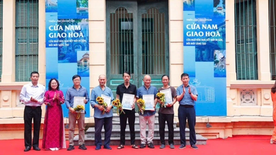 Triển lãm ảnh "Cửa Nam giao hòa"