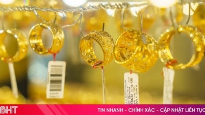 Giá vàng hôm nay 27/7: Đồng loạt giảm mạnh