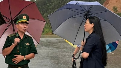 Bí thư Quảng Ngãi kiểm tra cửa khẩu lúc tinh mơ
