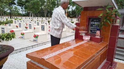 Ngôi mộ đặc biệt trong Nghĩa trang Liệt sĩ Cần Đước