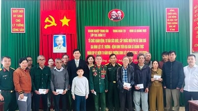 Trung đoàn 726 thực hiện các hoạt động tri ân tại xã biên giới Quảng Trực