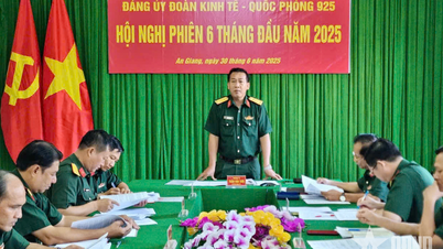 Đoàn Kinh tế-Quốc phòng 925: Gác việc riêng, tập trung xây dựng biển, đảo