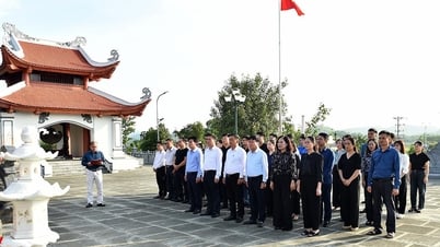 Báo và phát thanh, truyền hình Tuyên Quang dâng hương tưởng niệm các Anh hùng liệt sĩ