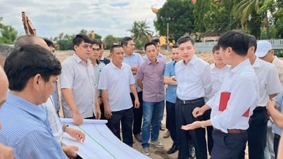 Chủ tịch UBND tỉnh Tạ Anh Tuấn kiểm tra tình hình thực hiện tuyến đường bộ ven biển
