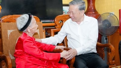 Tháng Bảy lắng hồn thiêng sông núi!