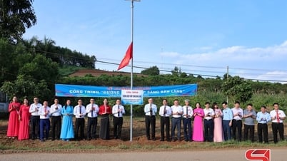 Khánh thành công trình “Đường điện thắp sáng bản làng” xã Chiềng Sung