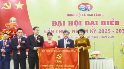 Phó Bí thư Tỉnh ủy, Chủ tịch Ủy ban MTTQ Việt Nam tỉnh Lâm Đồng Phạm Thị Phúc dự Đại hội Đảng bộ xã Bảo Lâm 3