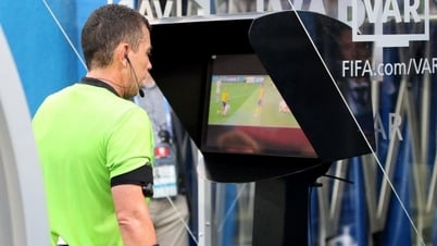 VAR lần đầu được áp dụng, hứa hẹn trận cầu “cân não”