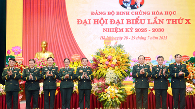 Trung tướng Trương Thiên Tô dự, chỉ đạo Đại hội đại biểu Đảng bộ Binh chủng Hóa học lần thứ X