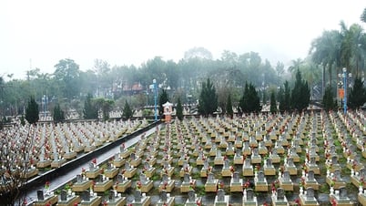 Dâng hương tưởng niệm các Anh hùng liệt sĩ hy sinh tại nước bạn Lào