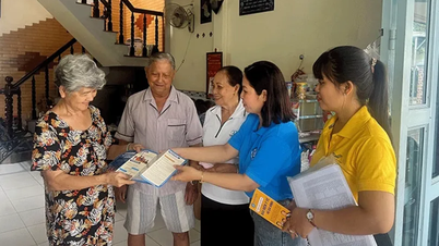 Ðưa chính sách pháp luật về bảo hiểm xã hội tự nguyện, bảo hiểm y tế đến với người dân