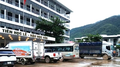UBND xã Mường Xén và Trường PTTH Kỳ Sơn mở cửa làm điểm nghỉ chân miễn phí cho các đoàn thiện nguyện
