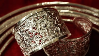 Bên trong làng chạm bạc hàng trăm năm tuổi ở Hưng Yên