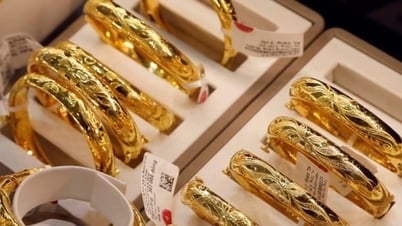 Đầu tuần, giá vàng đứng yên trên mốc 121 triệu đồng/lượng