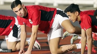 Ngôi sao nhập tịch U.23 Indonesia dán băng chằng chịt trước trận chung kết với Việt Nam
