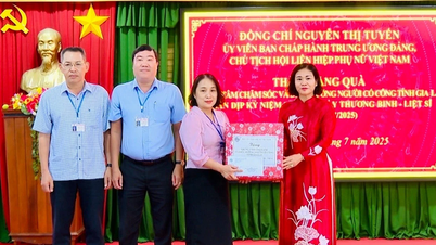 Chủ tịch Hội LHPN Việt Nam Nguyễn Thị Tuyến tri ân Mẹ Việt Nam Anh hùng, người có công cách mạng tại Gia Lai