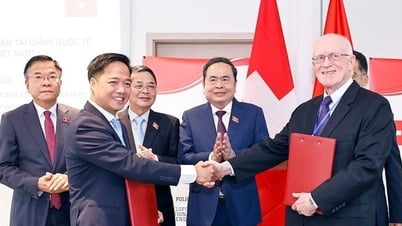 Chủ tịch Quốc hội Trần Thanh Mẫn dự tọa đàm về xây dựng, vận hành Trung tâm tài chính quốc tế