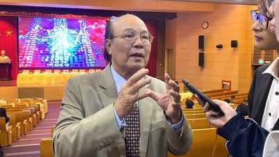 Hành trình 80 năm ngoại giao Việt Nam dưới góc nhìn của hai thế hệ