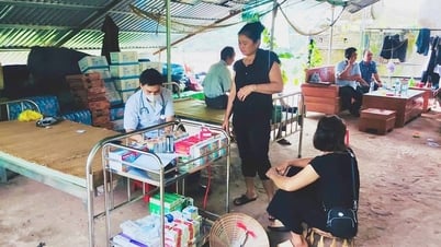 Trạm y tế xã vùng lũ bị cuốn trôi, Nghệ An lập trạm y tế dã chiến khẩn cấp hỗ trợ bà con