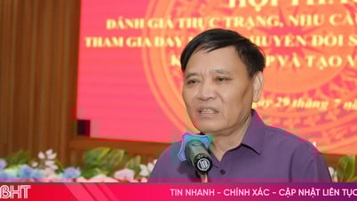 Người cao tuổi Hà Tĩnh tham gia chuyển đổi số, chuyển đổi xanh