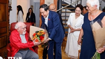Le président de l'Assemblée nationale rend visite à un ami suisse qui a apporté de nombreuses contributions à Can Tho