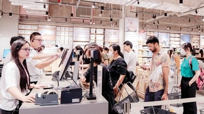 Dịch vụ dẫn lối tăng trưởng