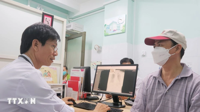Bệnh viện chụp ảnh bệnh nhân khám bảo hiểm y tế: Nhiều ý kiến trái chiều