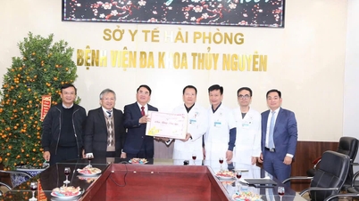 Lãnh đạo thành phố và lãnh đạo Sở Y tế thăm, tặng quà, chúc Tết một số đơn vị nhân dịp đón xuân Ất Tỵ – 2025