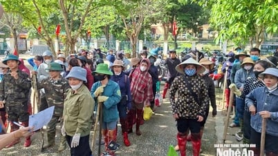 160 cán bộ, người dân xã Nga My hỗ trợ xã Tương Dương khắc phục hậu quả sau lũ