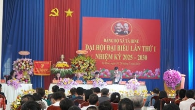 Phó Bí thư Tỉnh ủy, Chủ tịch HĐND tỉnh Lâm Đồng Trần Hồng Thái dự Đại hội đại biểu xã Tà Hine lần thứ I