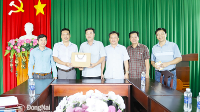 Đoàn công tác Báo và Phát thanh, Truyền hình Đồng Nai làm việc tại xã Thiện Hưng
