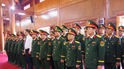 Đảng ủy, Bộ CHQS tỉnh Quảng Trị: Dâng hương tại Đền thờ Bác Hồ và các Anh hùng liệt sĩ