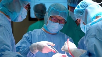 Bóc trọn khối u não to như trái cam, bệnh nhân hồi phục 2 giờ sau mổ