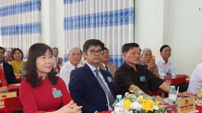Phó Chủ tịch Ủy ban MTTQ Việt Nam tỉnh Lâm Đồng Hà Thị Hạnh dự Đại hội Đảng bộ xã Đắk Song lần thứ I