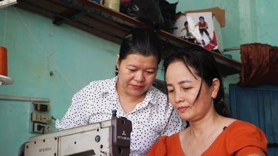 "Đường may xanh" và hành trình sẻ chia của một thợ may