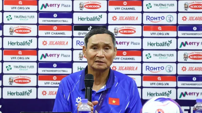 L'entraîneur Mai Duc Chung rappelle à l'équipe féminine du Vietnam de ne pas se reposer sur ses lauriers après sa victoire 6-0 contre les Émirats arabes unis
