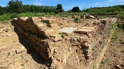 Le sanctuaire de la mère du roi Gia Long est en ruines, que dit l'unité de gestion ?