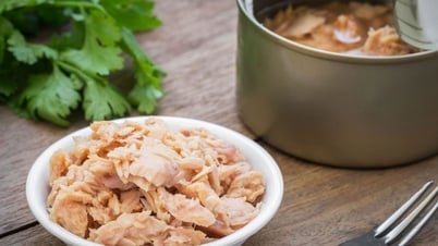 Điều gì xảy ra khi bạn ăn cá ngừ đóng hộp?